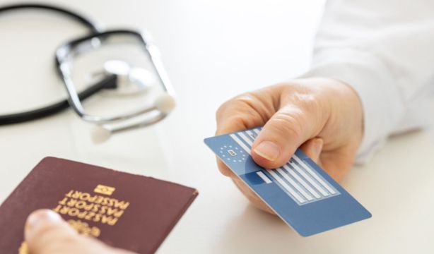 ¿Viajas al extranjero este verano? Los servicios que cubre la Tarjeta Sanitaria Europea / Fuente: Seguridad Social
