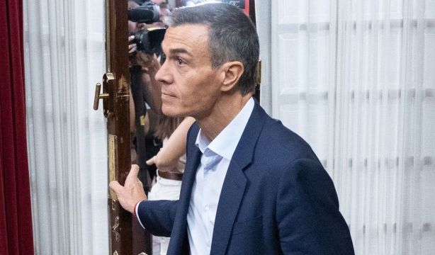 El Congreso exige a Sánchez que se someta a una cuestión de confianza y dimita
