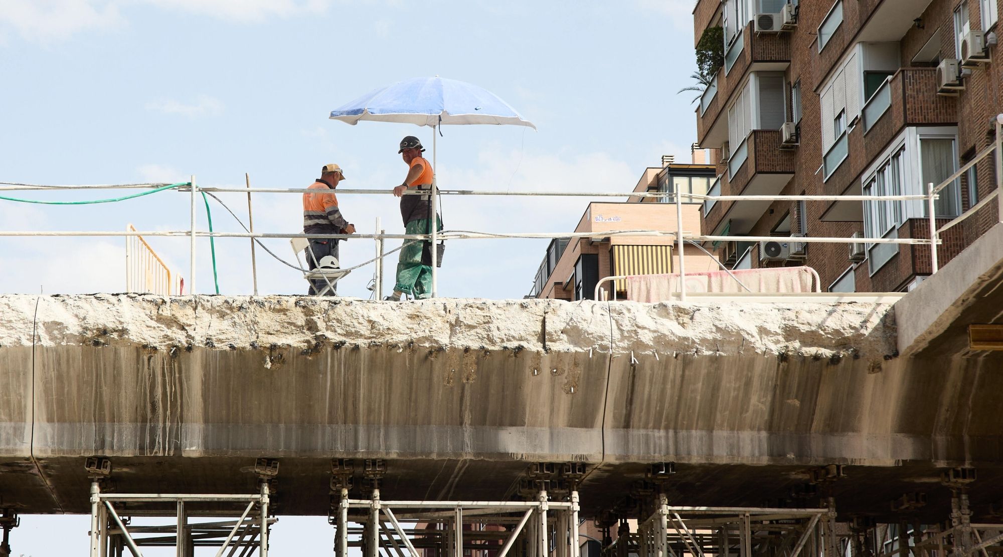 La construcción, único sector que contrata más a mayores de 45 años que a jóvenes La construcción, único sector que contrata más a mayores de 45 años que a jóvenes