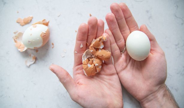El truco del chef Jordi Cruz para pelar los huevos cocidos fácilmente
