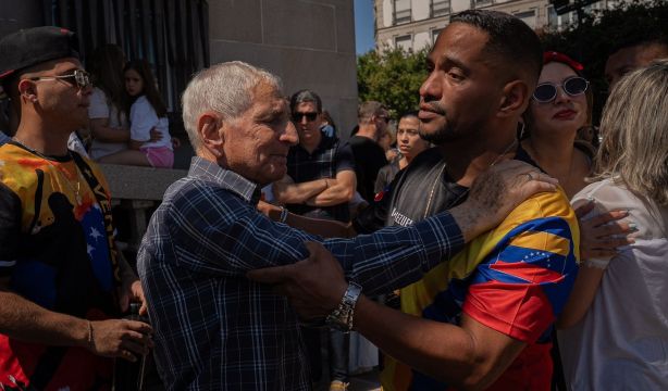 Los venezolanos en España, "angustiados" por sus familiares tras los terremotos