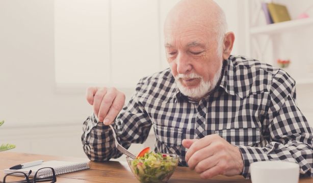 Así es la dieta de la longevidad: alarga la vida saludable y reduce la grasa y la fragilidad