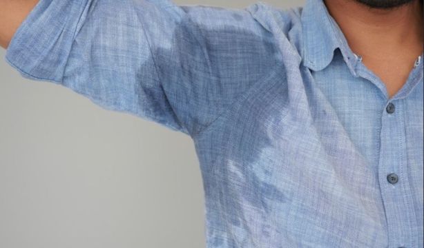 ¿Sudas excesivamente por las axilas? Ahora tiene tratamiento