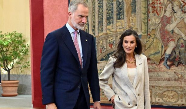 Desde un kit de supervivencia hasta un tarro berenjenas: los regalos más curiosos a la Familia Real