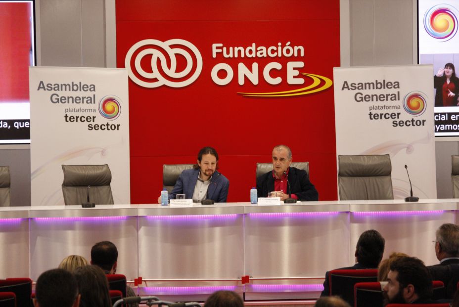 Pablo Iglesias plano general, Fundación ONCE