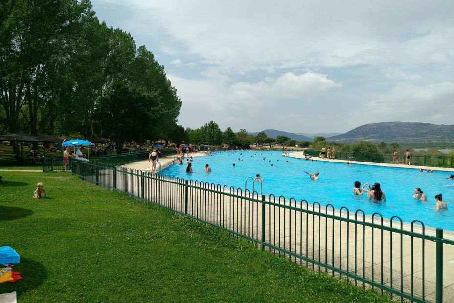 Esta es la piscina natural más grande de España: a solo 1 hora de Madrid / Fuente: Área Recreativa Riosequillo Esta es la piscina natural más grande de España: a solo 1 hora de Madrid / Fuente: Área Recreativa Riosequillo