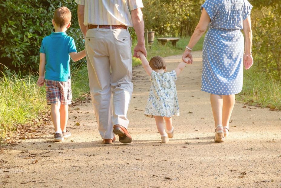 El vínculo abuelos-nietos no es una concesión, es un derecho El vínculo abuelos-nietos no es una concesión, es un derecho