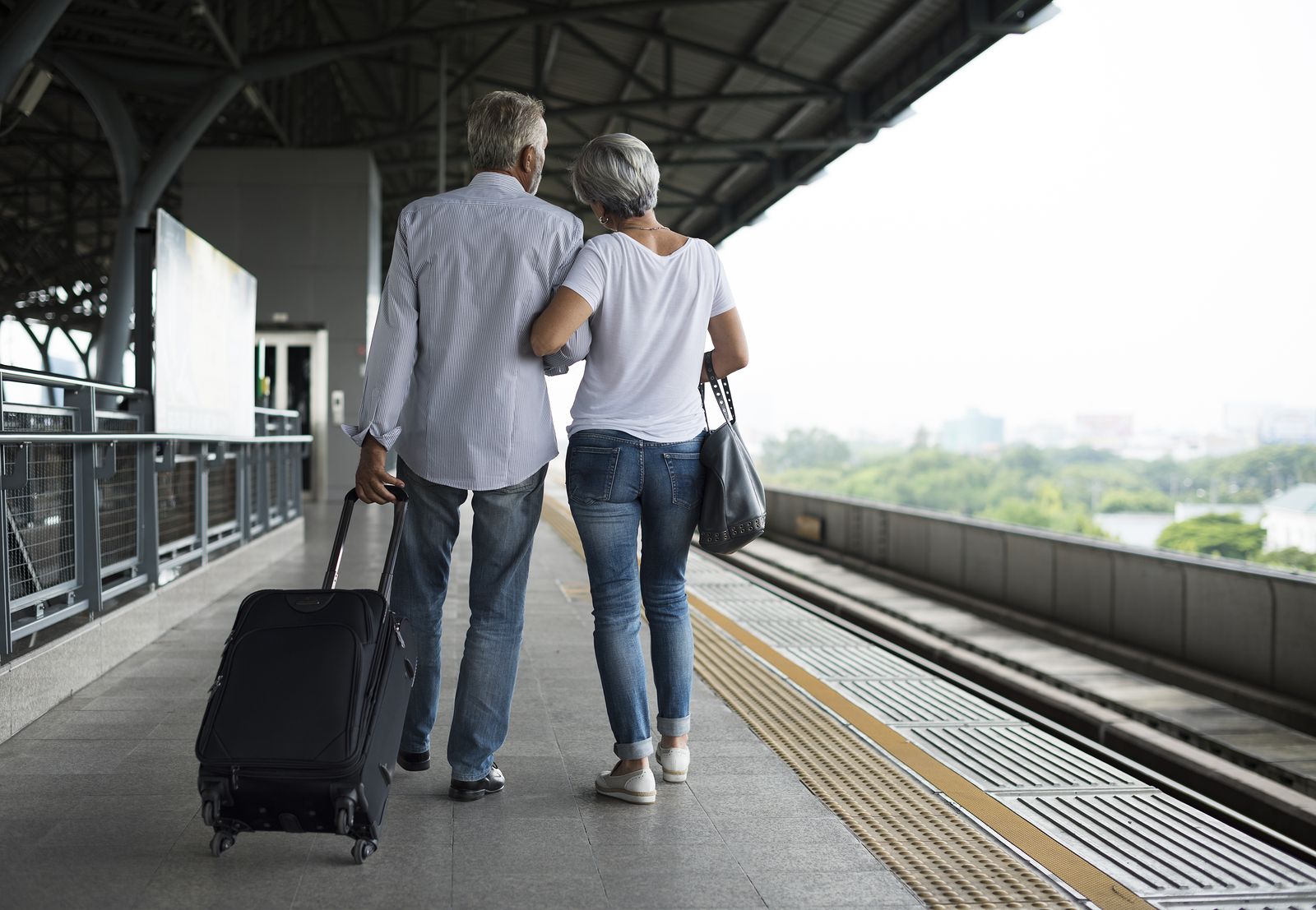 Ventajas para mayores al viajar en el AVE