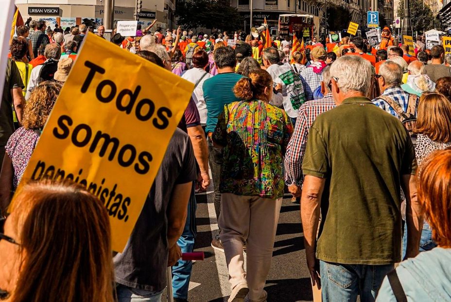 pensionistas pancarta todos somos pensionistas madrid 1