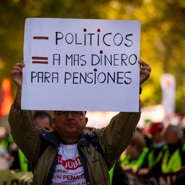 Imparable apoyo a los jubilados de largas carreras: más de 85.000 firmas exigen quitar los recortes
