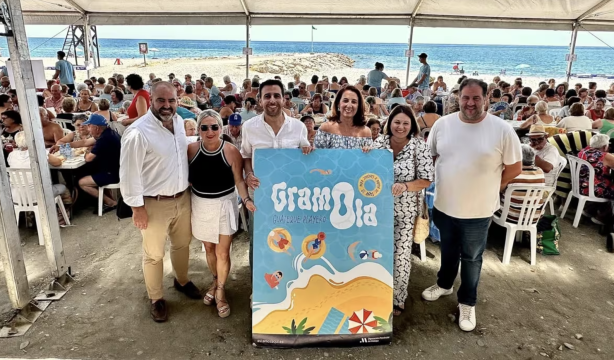Arranca una nueva edición de 'Gramola', el guateque playero para los mayores de pueblos de Málaga