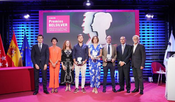 Vânia de la Fuente, la Xunta de Galicia y Vermut App, Premios BELSILVER 2026 (Universidad Nebrija)