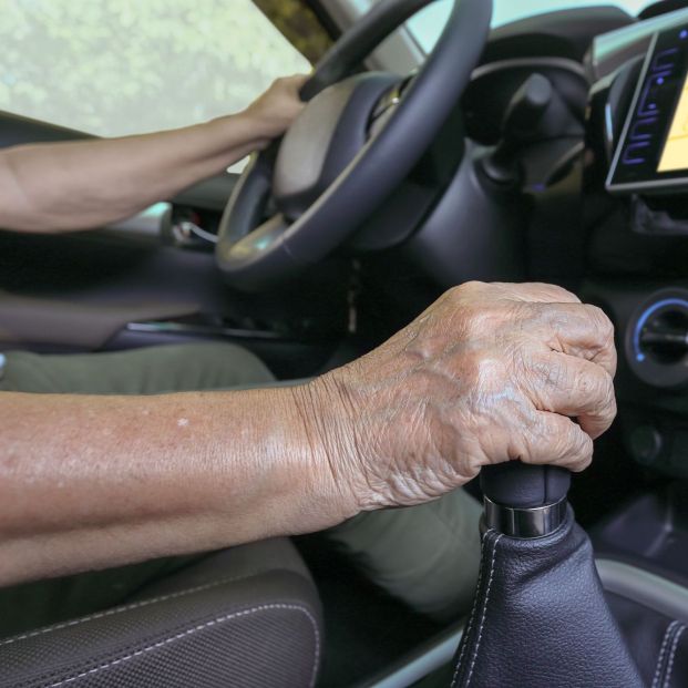 La odisea de los mayores en vacaciones para alquilar coche: trabas, precios disparados y poca oferta. Foto: bigstock