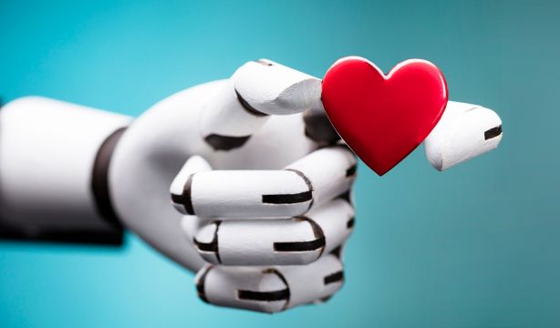 Las relaciones románticas con la Inteligencia Artificial pasan por etapas similares a las humanas