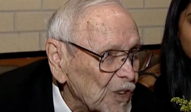 Ray, veterano de la segunda Guerra Mundial de 100 años, explica las claves de su longevidad