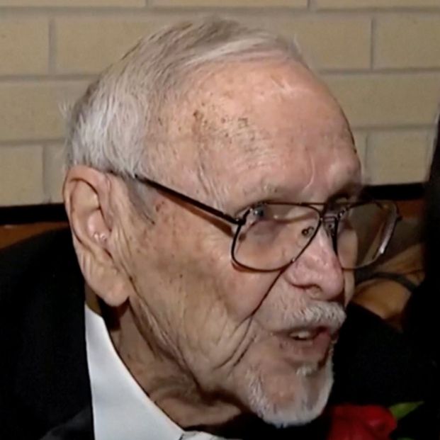 Ray, veterano de la segunda Guerra Mundial de 100 años, explica las claves de su longevidad