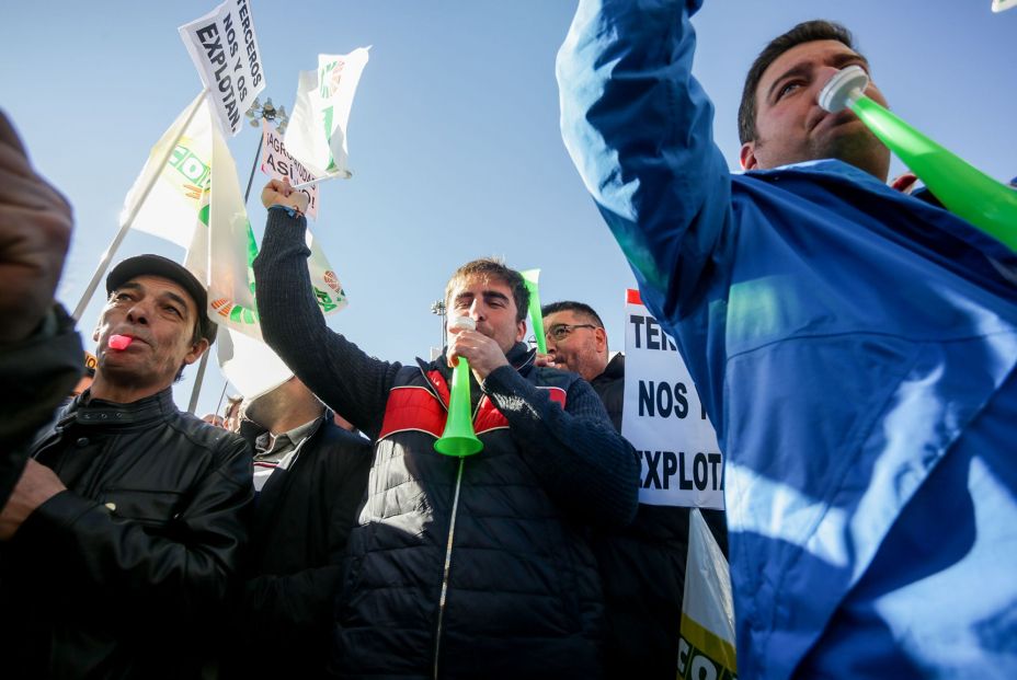 Protestas de agricultores y ganaderos: Sánchez llama a los supermercados a hacer "autocrítica" Protestas de agricultores y ganaderos: Sánchez llama a los supermercados a hacer "autocrítica"
