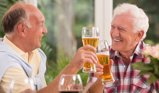 El alcohol aumenta el riesgo de golpes de calor (Fuente: BigStock)