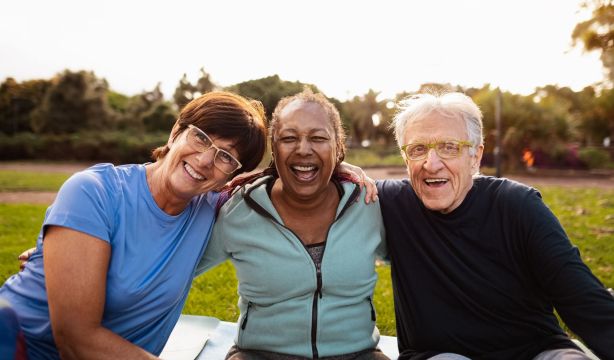 Murcia lanza una nueva edición de sus 'Premios Mayores': ¿cómo participar? (Bigstock)