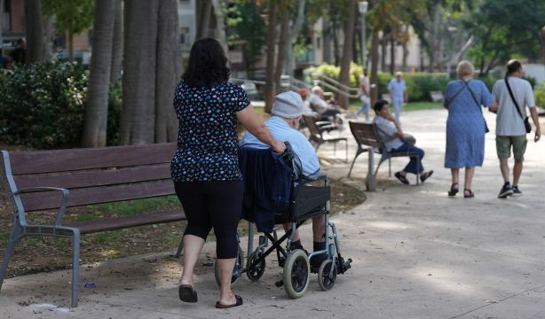 Los mayores celebran la reforma de la Ley de la Dependencia pero exigen garantizar su aplicación