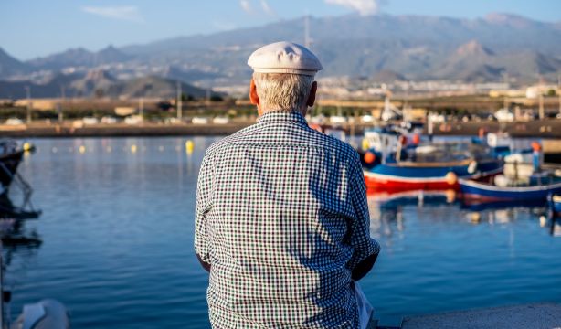 España se consolida como el país con mayor esperanza de vida de la UE: la media supera los 83 años (Bigstock)