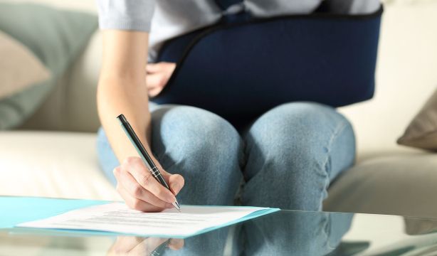 ¿Te pueden quitar el paro si estás de baja médica? Esto dice el SEPE