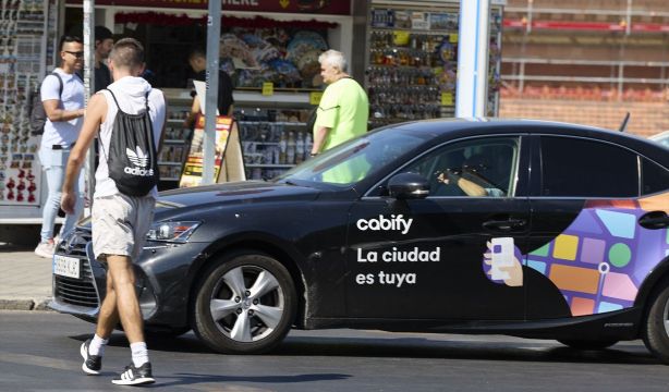 Consumidores sénior, descontentos con el servicio de Uber y Cabify: "Antes era mejor y más barato"