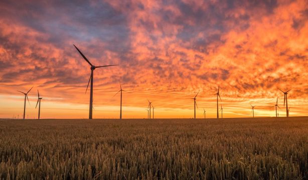 España mantiene una dependencia energética de casi el 70% pese al auge de las renovables
