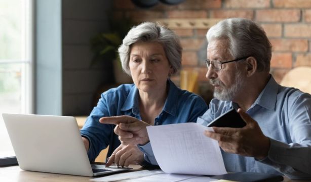 ¿Pueden cobrar los dos cónyuges el plus por hijos?
