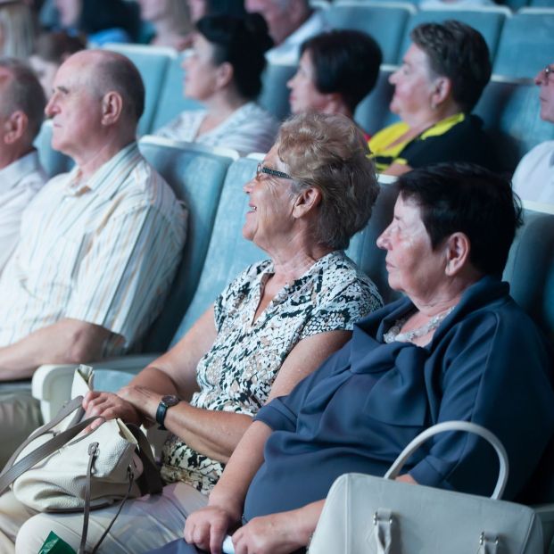 La cultura suma años de vida: ir al cine, al teatro o a un museo ralentiza el envejecimiento