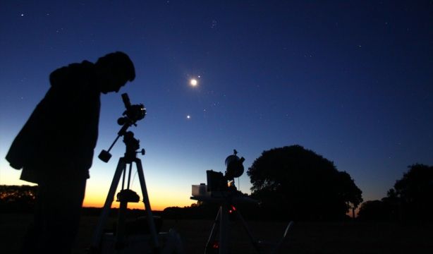 Óscar, cazador de eclipses: "Después de ver 12, me sigo emocionando y llorando. Es algo único"