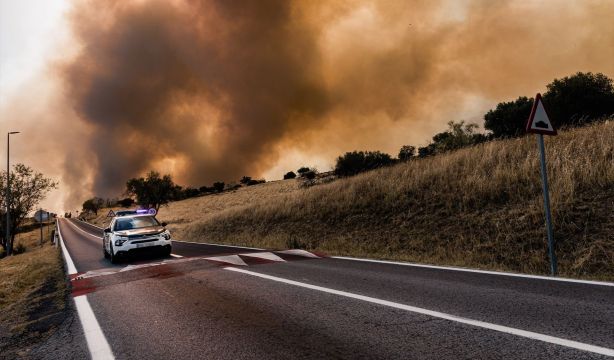 Los incendios de Madrid se unen en un solo frente y obligan a evacuar más municipios
