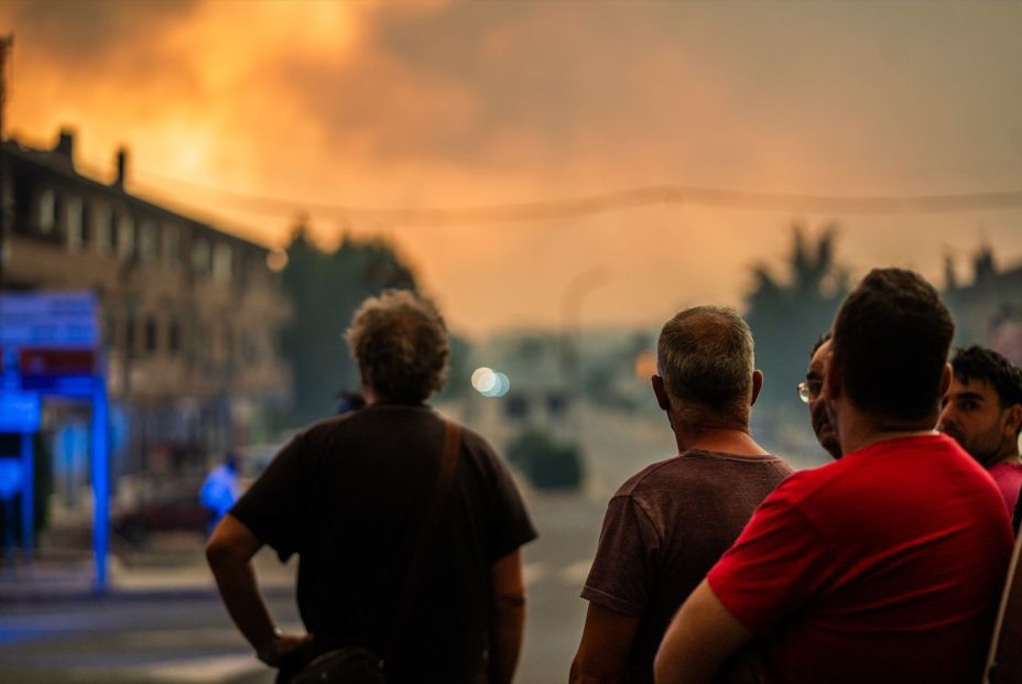 Los autónomos piden ayudas inmediatas por los fuegos: casi la mitad del colectivo supera los 50 años Los autónomos piden ayudas inmediatas por los fuegos: casi la mitad del colectivo supera los 50 años