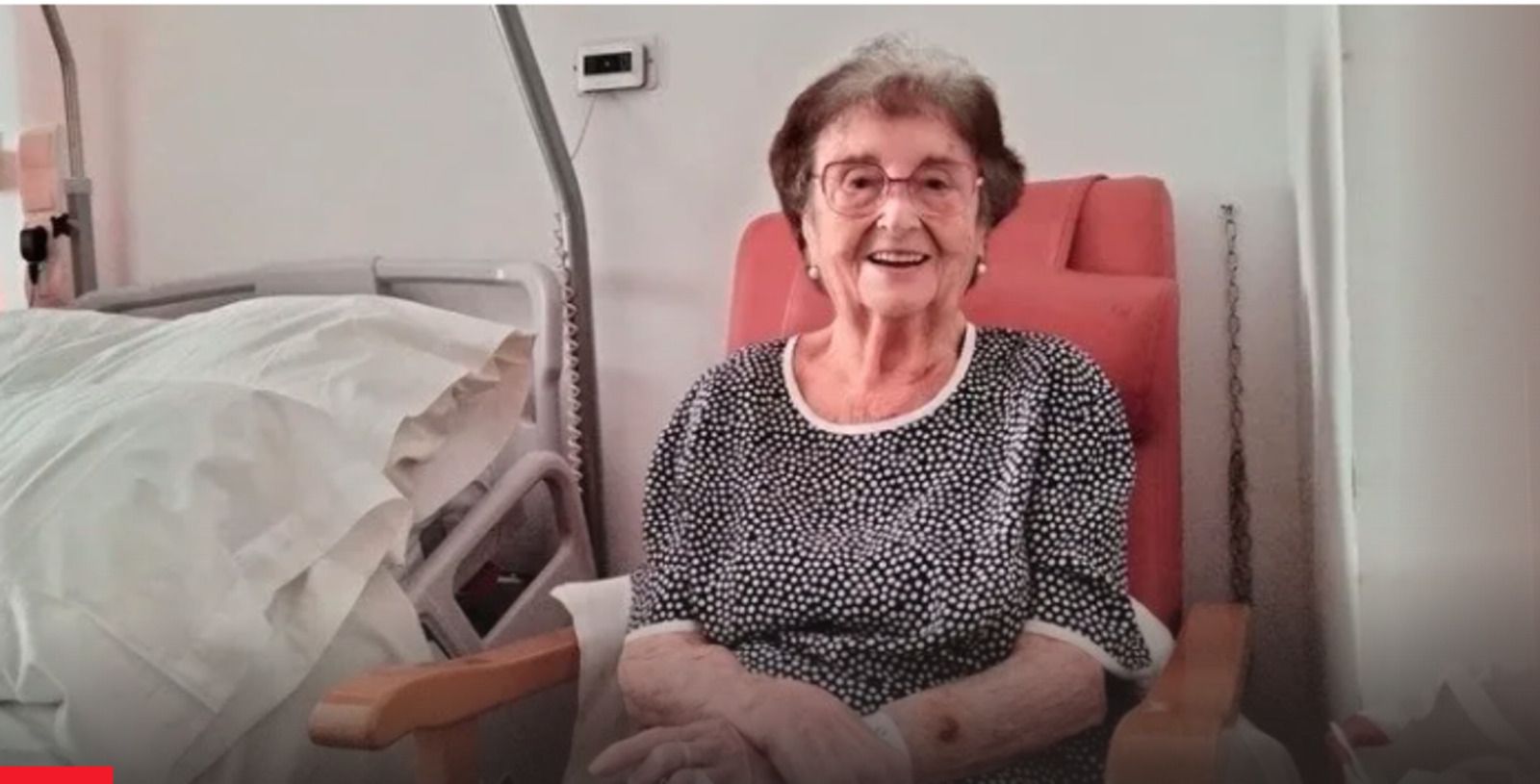 Rosita (94 años) inicia una recogida de firmas para pedir TV gratis en todos los hospitales públicos Rosita (94 años) inicia una recogida de firmas para pedir TV gratis en todos los hospitales públicos