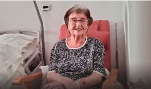 Rosita (94 años) inicia una recogida de firmas para pedir TV gratis en todos los hospitales públicos