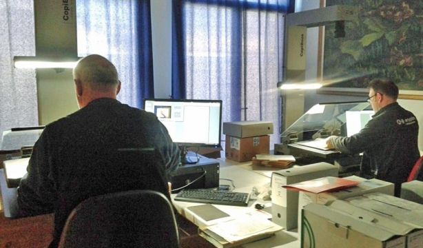 La IA ayuda a recuperar las huellas de censura en guiones de radio del franquismo (Fuente: EuropaPress)