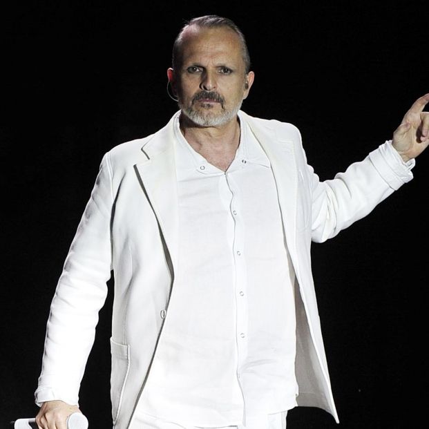 Actuación de Miguel Bose