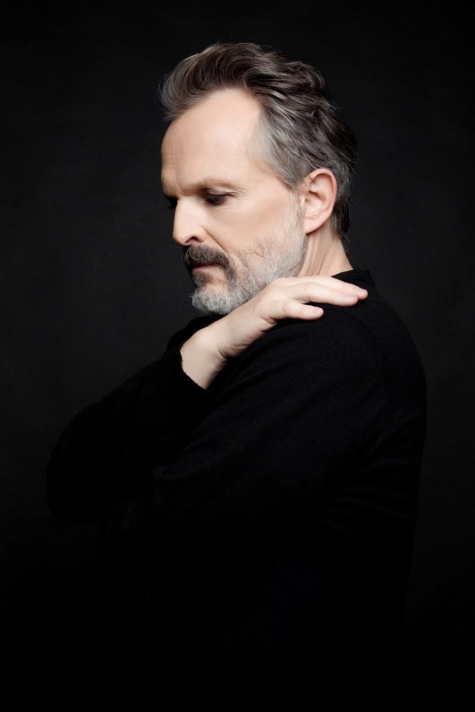 Miguel Bosé anuncia tres conciertos en España en medio del revuelo por su comentarios negacionistas