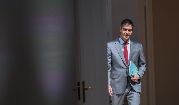 Sánchez asegura que ya se ve "la luz al final del túnel" con los incendios que asolan España