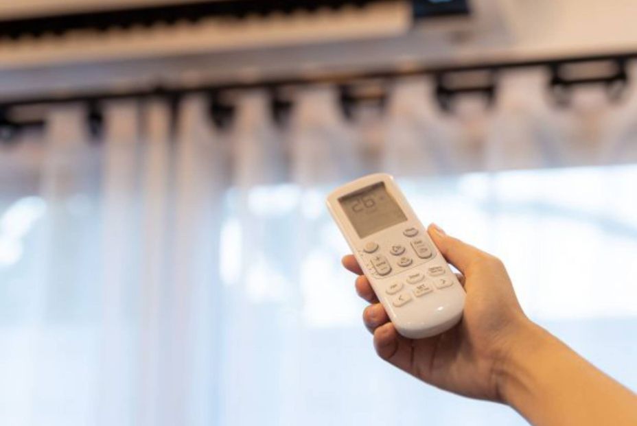 Usar un ventilador en lugar del aire acondicionado puede reducir el gasto eléctrico hasta un 95% Usar un ventilador en lugar del aire acondicionado puede reducir el gasto eléctrico hasta un 95%