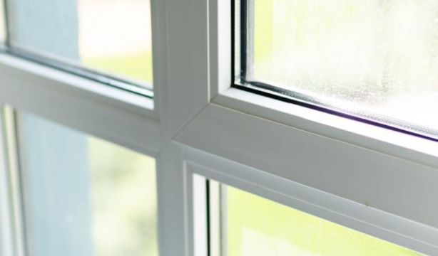 El truco casero con papel de aluminio para combatir el calor del verano (Fuente: BigStock)