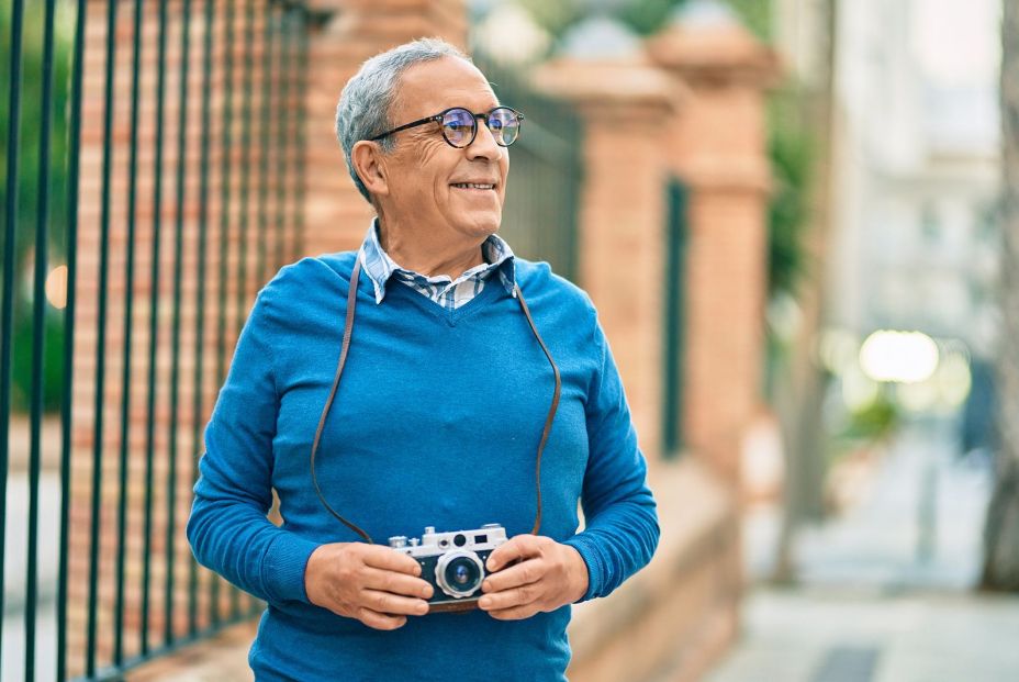 Sigue estos consejos si vas a viajar con alguien con alzhéimer durante el verano Sigue estos consejos si vas a viajar con alguien con alzhéimer durante el verano