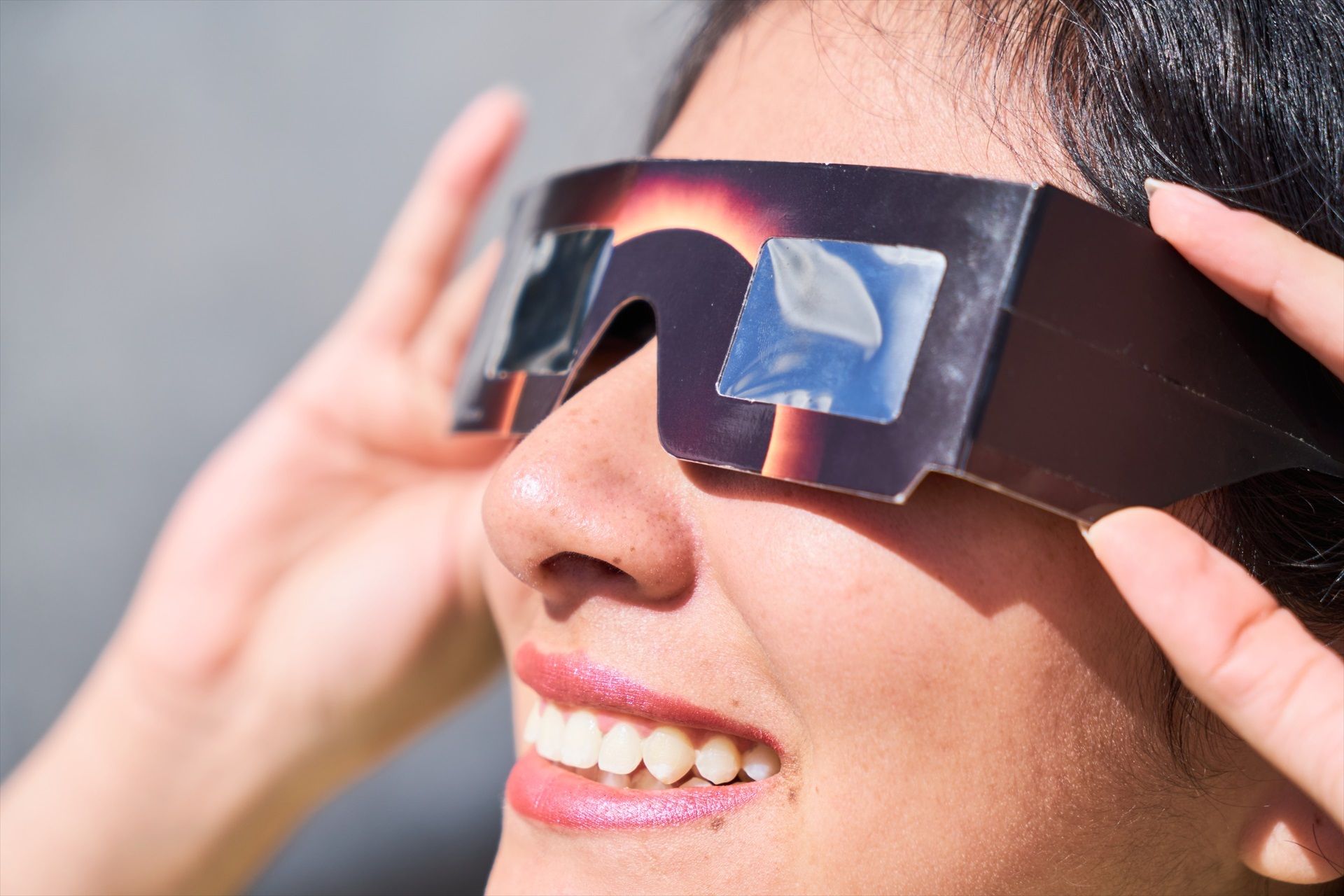 Siete claves para elegir unas gafas seguras para el eclipse Siete claves para elegir unas gafas seguras para el eclipse
