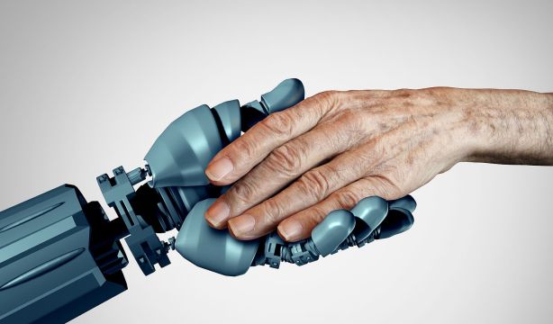 Innovación social y envejecimiento: el reto de usar la IA sin que genere nuevas desigualdades