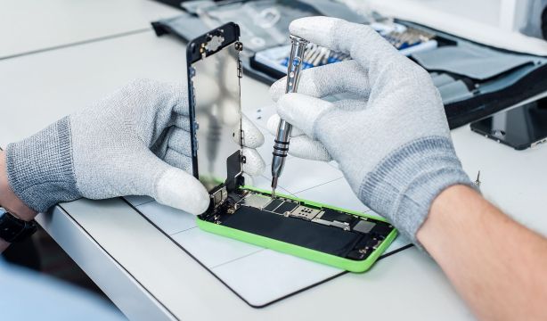 El derecho a reparar dispositivos ya es de obligado cumplimiento en España