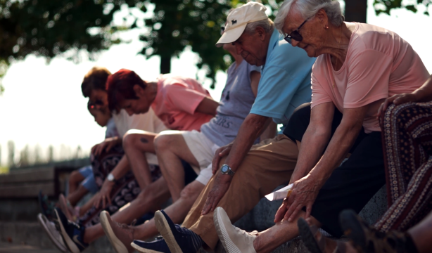 Un verano para los mayores: paseos, videojuegos, gimnasios y un 'Mundial intergeneracional'