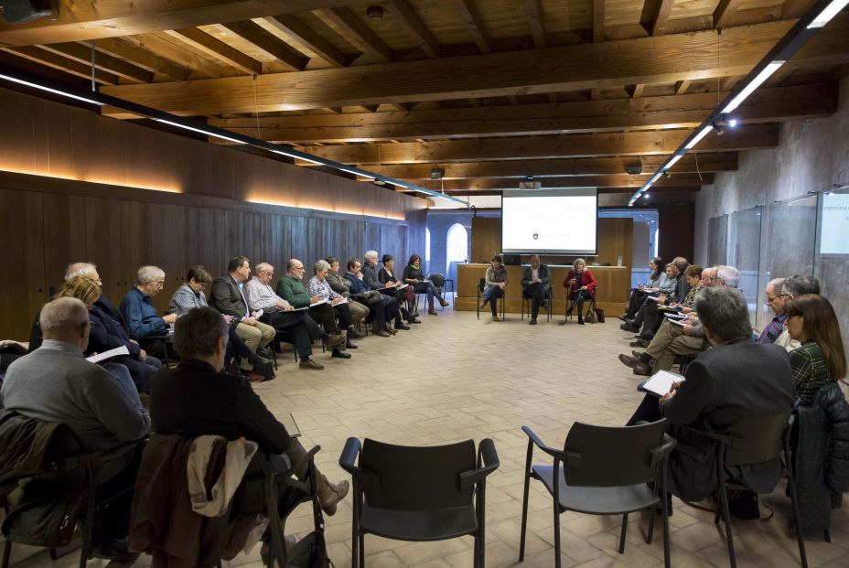 El Ayuntamiento de Pamplona crea un canal de comunicación directa con los mayores El Ayuntamiento de Pamplona crea un canal de comunicación directa con los mayores