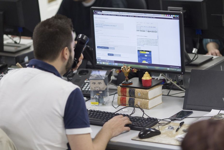 EuropaPress 7655902 oficina ordenadores trabajo trabajando empleo desempleo paro trabajador EuropaPress 7655902 oficina ordenadores trabajo trabajando empleo desempleo paro trabajador