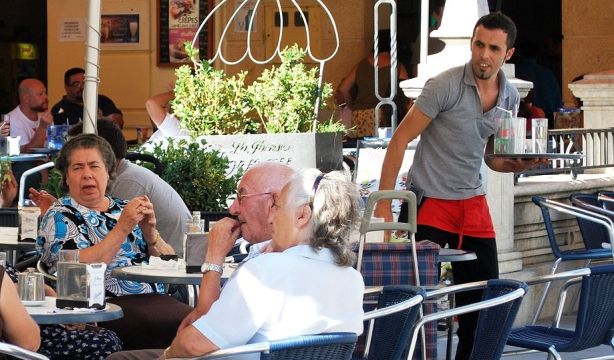 España logra una ocupación récord de 22,5 millones aunque el paro sube en 19.517 personas en julio España logra una ocupación récord de 22,5 millones aunque el paro sube en 19.517 personas en julio
