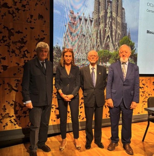 Celebrando a Gaudí Celebrando a Gaudí
